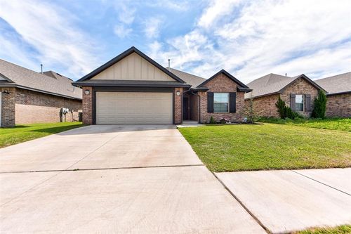 4216 Royal Garden Dr, Yukon, OK, 73099-3954 | Card Image