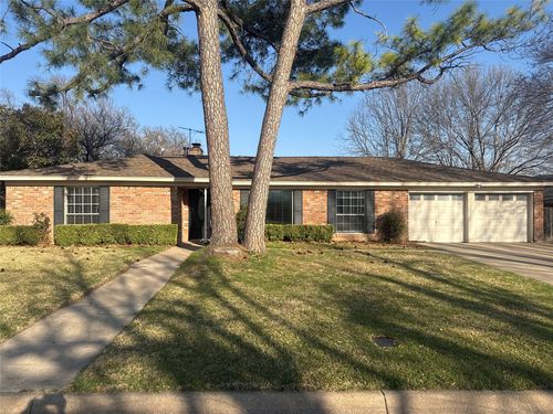 1740 Cynthia Ln, Hurst, TX, 76054-3710 | Card Image