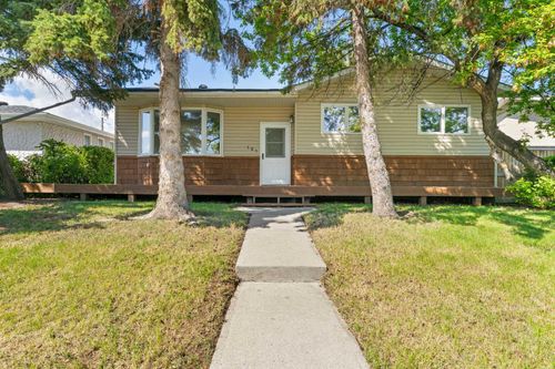 101 Marbrooke Circle Ne, Calgary, AB, T2A2W7 | Card Image