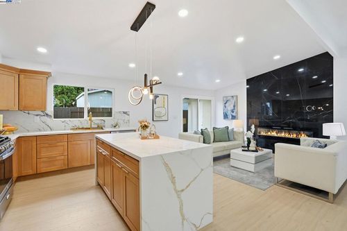 2710 Ocala St, Hayward, CA, 94545-4023 | Card Image