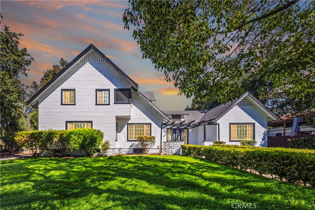 Residential Lease in Altadena