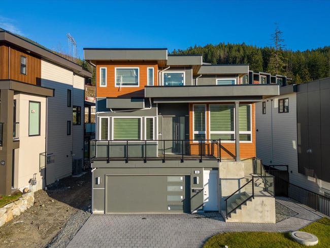 10 - 3385 Mamquam Road, House other with 5 bedrooms, 4 bathrooms and 4 parking in Squamish BC | Image 1