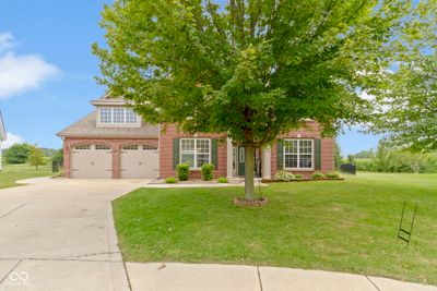 10735 Chestnut Heath Court, House other with 4 bedrooms, 2 bathrooms and null parking in Noblesville IN | Image 2