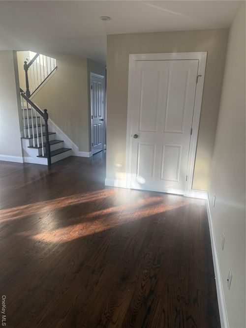 unit-a-75 Lenox Ave, Westbury, NY, 11590-3489 | Card Image