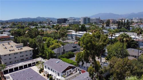 415 S El Molino, Pasadena, CA, 91101 | Card Image