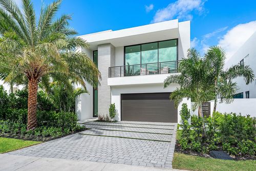 721 Lake Ave N, Delray Beach, FL, 33483-5927 | Card Image