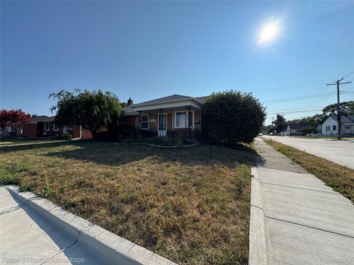28302 Edward St, Roseville, MI, 48066-2413 | Card Image