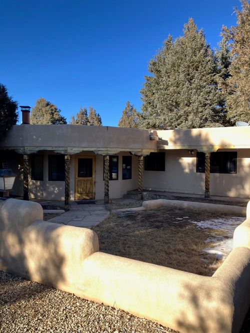 11 Farrell St, Ranchos De Taos, NM, 87557-8792 | Card Image