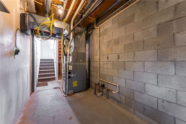 206 Mountain Dr, Townhouse with 3 bedrooms, 3 bathrooms and 2 parking in Carnegie PA | Image 28