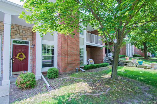 44938 Marigold Dr, Sterling Heights, MI, 48314-1211 | Card Image