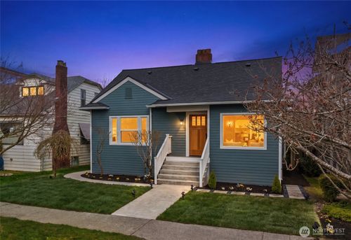 3020 17th Ave S, Seattle, WA, 98144-5805 | Card Image