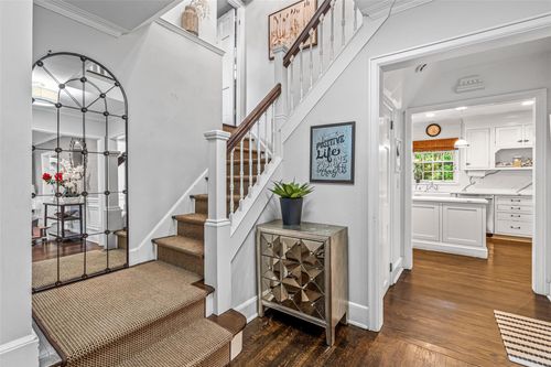 9 Wyngate Pl, Great Neck, NY, 11021-2520 | Card Image