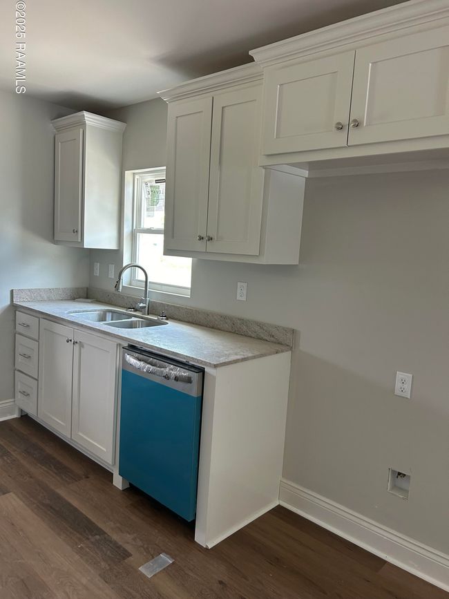 front | Image 6