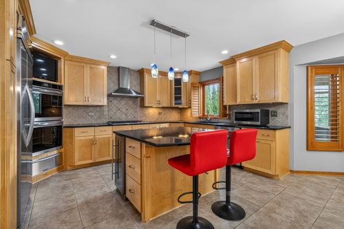 19902 Green Meadows Pkwy, Mokena, IL, 60448-3304 | Card Image