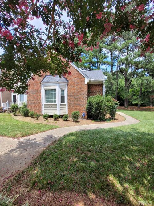137 Skylark Way, Raleigh, NC, 27615 | Card Image