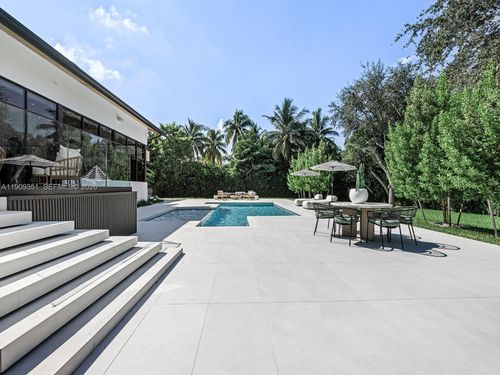 7910 Los Pinos Cir, Coral Gables, FL, 33143-6472 | Card Image