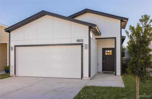 2702 W Kerria Ave, McAllen, TX, 78501-8636 | Card Image