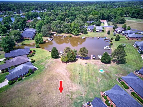 15 N Lake Cir, Manning, SC, 29102-9500 | Card Image