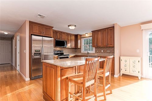 102 Moccasin Trl, Cranston, RI, 02921-5200 | Card Image