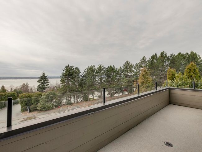 60 - 2212 Folkestone Way, Condo with 2 bedrooms, 2 bathrooms and 2 parking in West Vancouver BC | Image 16