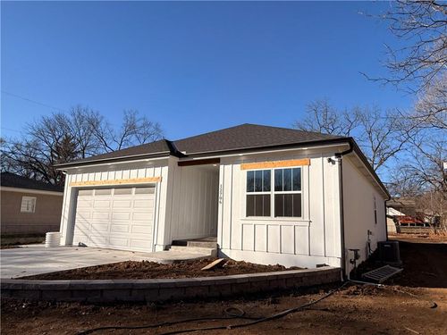 12706 10th St, Grandview, MO, 64030-2420 | Card Image