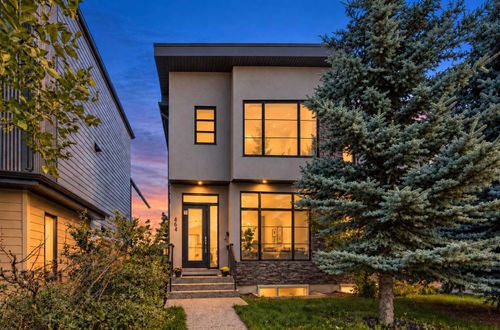 464 29 Ave Nw, Calgary, AB, T2M2M3 | Card Image