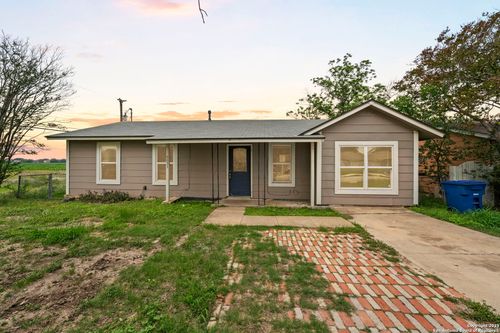 8831 Hunters Creek St, San Antonio, TX, 78211-4021 | Card Image