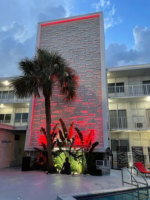 206-2101 Normandy Dr, Miami Beach, FL, 33141-6903 | Card Image