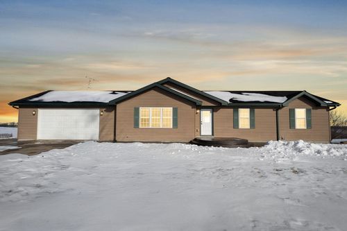 934 510th Ave, Elmwood, WI, 54740-8115 | Card Image