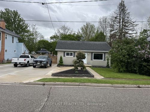 210 Shackleton St, Dutton, ON, N0L1J0 | Card Image