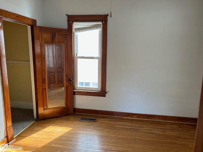 400 S Commercial Ave, House other with 2 bedrooms, 1 bathrooms and null parking in Eagle Grove IA | Image 6
