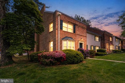 8301 Forrester Blvd, SPRINGFIELD, VA, 22152-1703 | Card Image