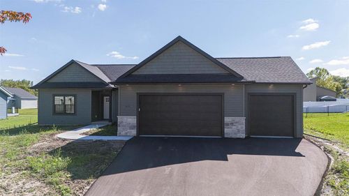 425 Village Ln, Ripon, WI, 54971-5600 | Card Image