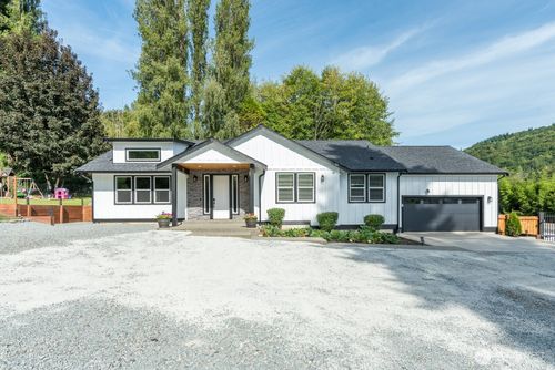 23330 State Route 534, Mount Vernon, WA, 98274-7589 | Card Image