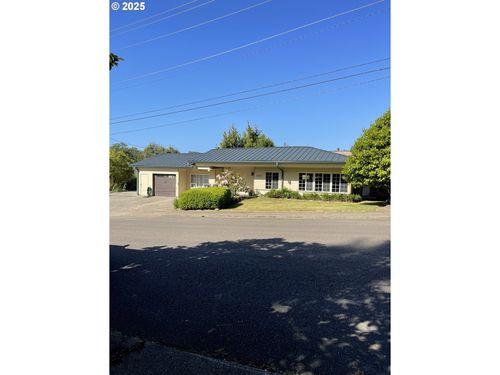 460 N 20th St, Reedsport, OR, 97467-1026 | Card Image