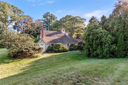 953 Ripley Ln, Oyster Bay, NY, 11771-4300 | Card Image