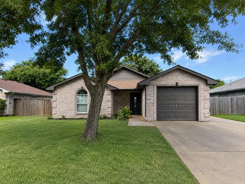 515 Haymarket Rd, Dallas, TX, 75217-8121 | Card Image