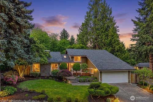 17228 Ne 85th Pl, Redmond, WA, 98052-3954 | Card Image