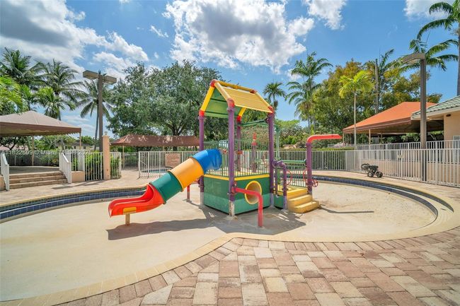 942 Lavender Cir, House other with 4 bedrooms, 3 bathrooms and null parking in Weston FL | Image 58