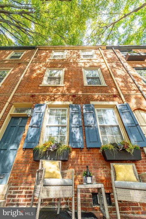 621 Lombard St, PHILADELPHIA, PA, 19147-1416 | Card Image