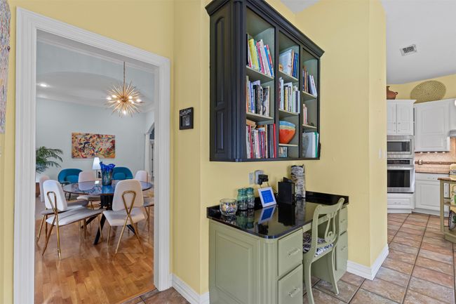 1104 Cherrywood Dr, House other with 3 bedrooms, 4 bathrooms and null parking in Cleburne TX | Image 12