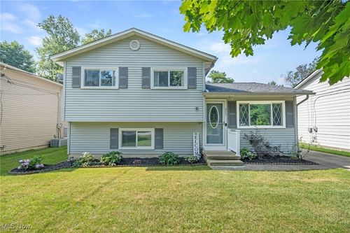 995 Lloyd Ave, Aurora, OH, 44202-7113 | Card Image