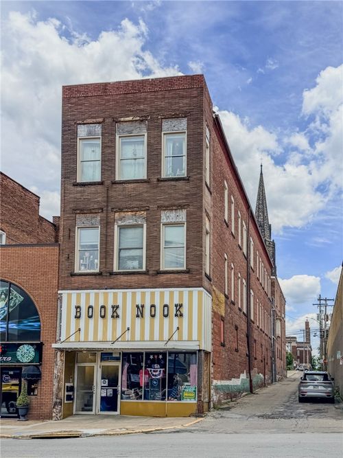 b-137 N Main St, Butler, PA, 16001-4952 | Card Image