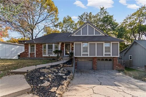 523 Lancelot Dr, Liberty, MO, 64068-1021 | Card Image