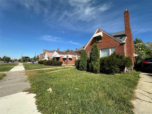 5280 Alter Rd, Detroit, MI, 48224-2902 | Card Image