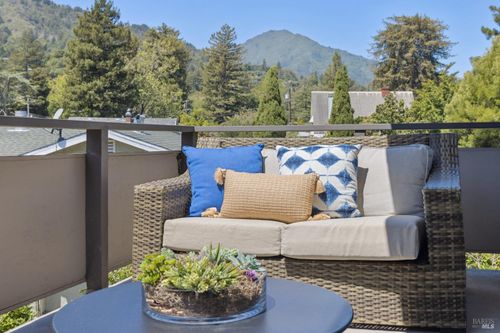 40 Redwood Ave, Corte Madera, CA, 94925-1488 | Card Image