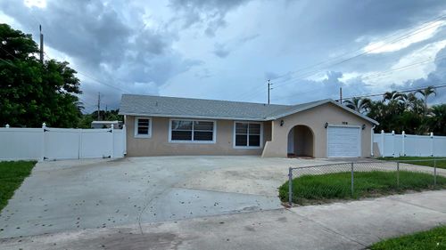 3518 10th Ave N, Palm Springs, FL, 33461-2802 | Card Image