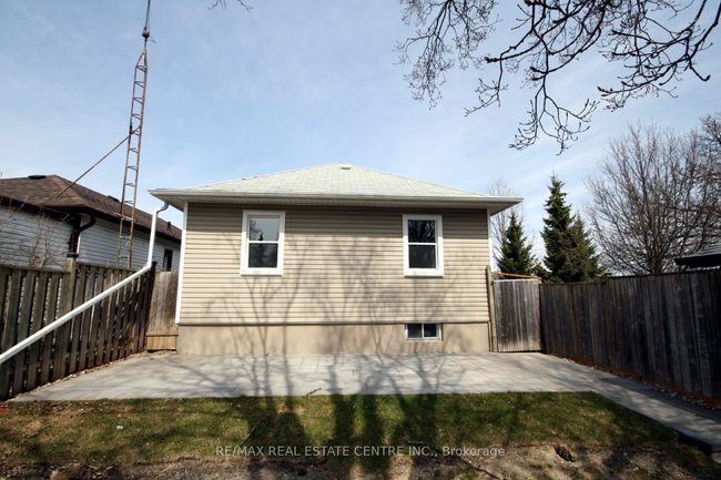 531 King St E, House other with 3 bedrooms, 2 bathrooms and 5 parking in Oshawa ON | Image 40
