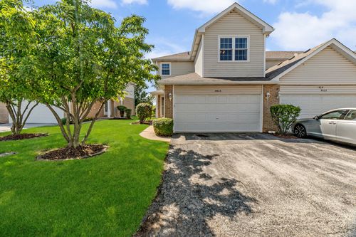 8423 Stratford Dr, Tinley Park, IL, 60487-2119 | Card Image