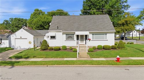 1808 Broad Blvd, Cuyahoga Falls, OH, 44223-1914 | Card Image